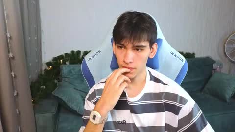 Snapshot of chem1ko chatting on February 12, 8:49 am LUCASRYANPVT IS OPEN online show from February 12, 8:49 am