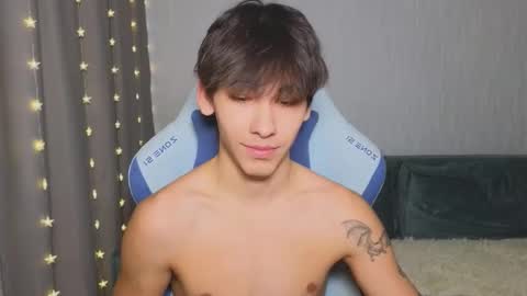 Snapshot of chem1ko chatting on October 26, 8:20 am LUCASRYANPVT IS OPEN online show from October 26, 8:20 am