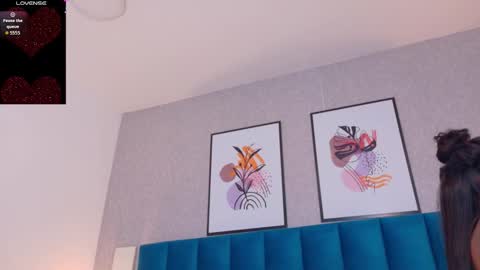   online show from November 4, 7:57 pm