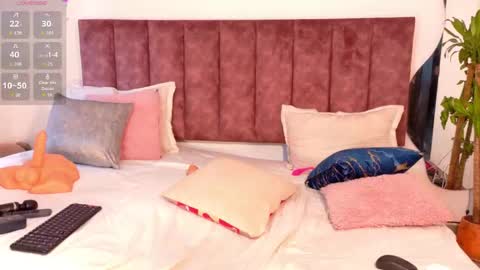   online show from March 25, 9:10 pm