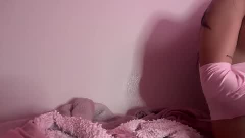 Snapshot of cherliecarmen chatting on February 7, 10:41 pm cherliecarmen online show from February 7, 10:41 pm