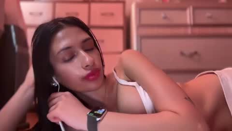 Snapshot of cherliecarmen chatting on March 1, 10:21 pm cherliecarmen online show from March 1, 10:21 pm