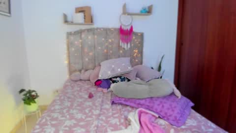 cherries_and_wine_ online show from February 6, 11:37 pm