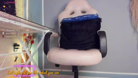 Snapshot of cherry_bony chatting on March 9, 9:57 am Cherry Bony online show from March 9, 9:57 am