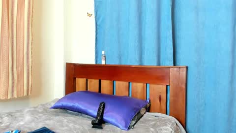 cherry_falls online show from April 21, 10:56 pm