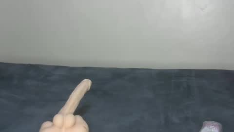 Snapshot of cherry_pic chatting on December 8, 8:51 am cherry_pic online show from December 8, 8:51 am