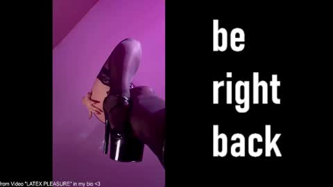 Vanessa Ray  STREAMING TIME everyday of the week  -  German time. except Saturday online show from January 14, 1:06 pm