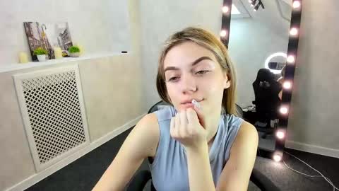 cherry_pr1ce online show from December 20, 1:14 am