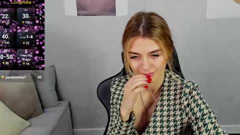 cherry_pr1ce online show from January 13, 7:32 am