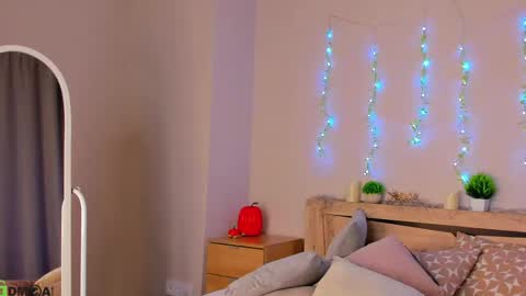 cherry_pr1ce online show from April 23, 11:51 pm