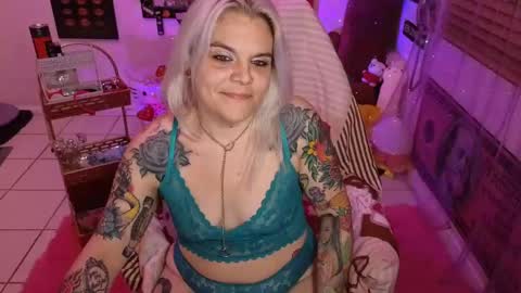 CherryBombBomb online show from February 8, 7:48 am