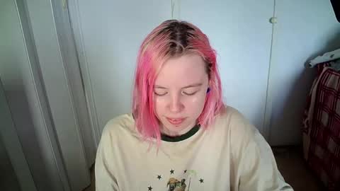 cherrybaby_0 online show from April 29, 5:22 am