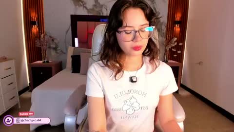 Cherry online show from June 3, 9:20 pm