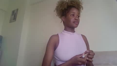 Cherryblossom2002 online show from March 13, 10:44 am