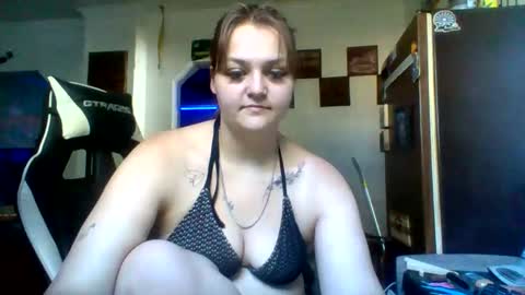 Snapshot of cherrybomb454 chatting on October 13, 6:41 pm cherrybomb454 online show from October 13, 6:41 pm