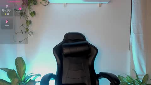 Snapshot of cherrybr_ chatting on October 27, 12:47 am Cherry Lady online show from October 27, 12:47 am