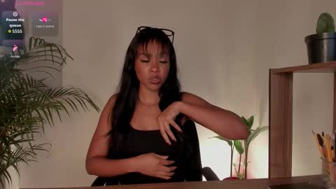 Snapshot of cherrybr_ chatting on December 14, 2:17 am Cherry Lady online show from December 14, 2:17 am