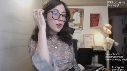 Snapshot of cherrybunny21 chatting on July 9, 2:59 am Sarah Prez online show from July 9, 2:59 am