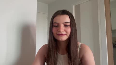 Snapshot of cherryelin chatting on December 22, 7:33 am Lina online show from December 22, 7:33 am