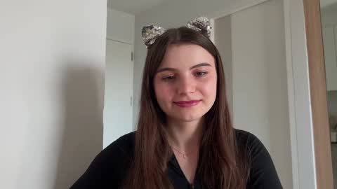 Snapshot of cherryelin chatting on December 28, 7:44 am Lina online show from December 28, 7:44 am
