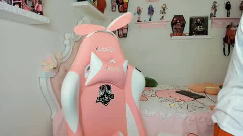 cherrycute666 online show from September 19, 2:46 am