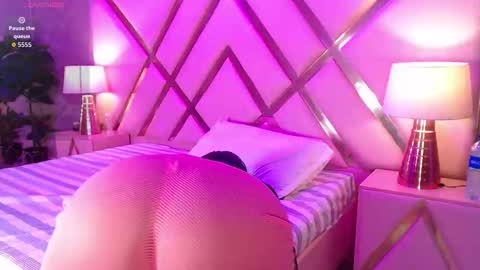 Snapshot of cherryposse chatting on October 26, 3:34 am cherryposse  online show from October 26, 3:34 am