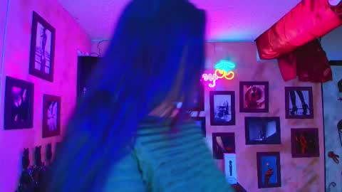 Snapshot of cherryy_bombshelll chatting on January 6, 4:54 pm cherry online show from January 6, 4:54 pm