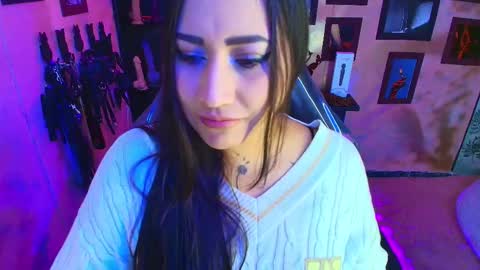 Snapshot of cherryy_bombshelll chatting on January 8, 5:04 pm cherry online show from January 8, 5:04 pm