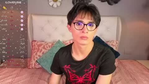 Snapshot of cherryy_boy chatting on May 31, 2:42 am Matias online show from May 31, 2:42 am