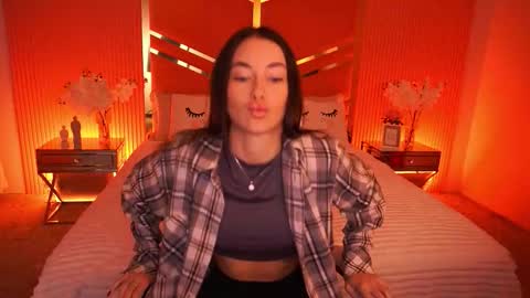 cherryylulu online show from October 13, 7:30 am