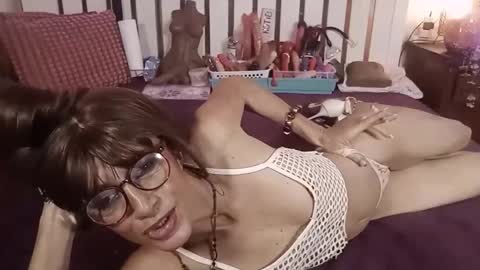 Snapshot of cheryl6fox chatting on November 30, 7:23 am Cheryl6Fox online show from November 30, 7:23 am