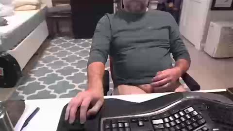 Snapshot of chesbayboy chatting on October 16, 3:13 pm chesbayboy online show from October 16, 3:13 pm