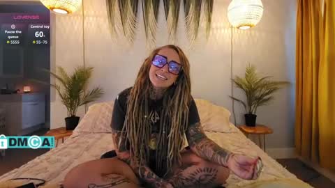 Snapshot of cheviblue chatting on September 17, 1:13 pm Chevi Blue online show from September 17, 1:13 pm