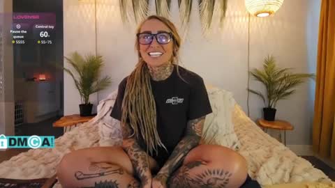 Snapshot of cheviblue chatting on September 25, 3:05 pm Chevi Blue online show from September 25, 3:05 pm