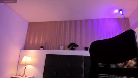 Snapshot of cheys_mast chatting on June 10, 9:03 pm Cheys online show from June 10, 9:03 pm