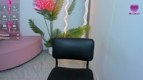 Snapshot of chiara_tay chatting on January 13, 7:53 pm Chiara online show from January 13, 7:53 pm