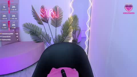 Snapshot of chiara_tay chatting on January 27, 1:16 am Chiara online show from January 27, 1:16 am