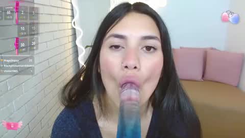 Snapshot of chiara_tay chatting on February 24, 5:11 am Chiara online show from February 24, 5:11 am