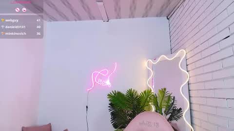 Snapshot of chiara_tay chatting on March 1, 9:29 am Chiara online show from March 1, 9:29 am