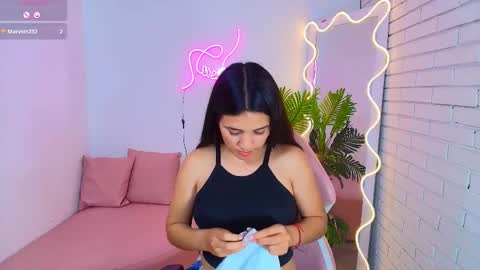 Snapshot of chiara_tay chatting on March 5, 9:49 am Chiara online show from March 5, 9:49 am