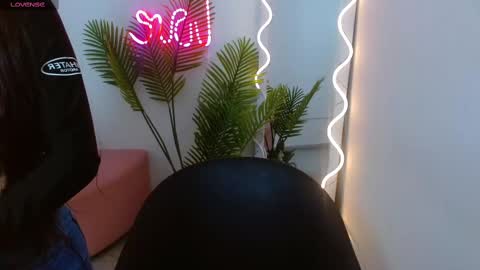 Snapshot of chiara_tay chatting on March 8, 7:09 pm Chiara online show from March 8, 7:09 pm