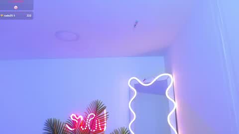 Snapshot of chiara_tay chatting on March 8, 10:13 pm Chiara online show from March 8, 10:13 pm