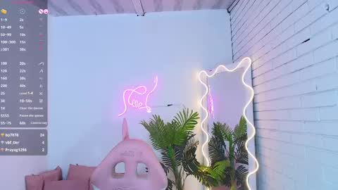 Snapshot of chiara_tay chatting on March 10, 7:10 am Chiara online show from March 10, 7:10 am