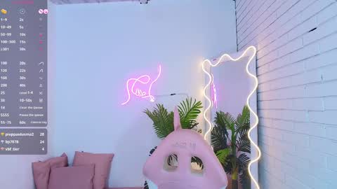 Snapshot of chiara_tay chatting on March 10, 10:15 am Chiara online show from March 10, 10:15 am