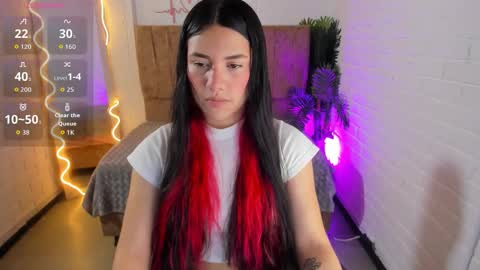 Snapshot of chiara_tay chatting on September 13, 7:35 pm Chiara online show from September 13, 7:35 pm