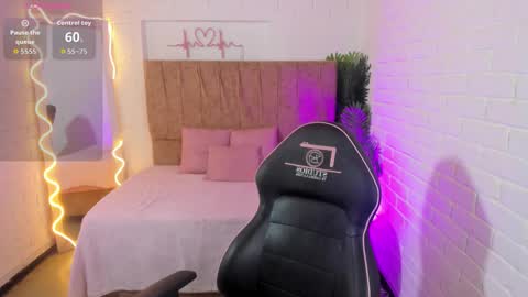 Snapshot of chiara_tay chatting on September 22, 7:05 pm Chiara online show from September 22, 7:05 pm