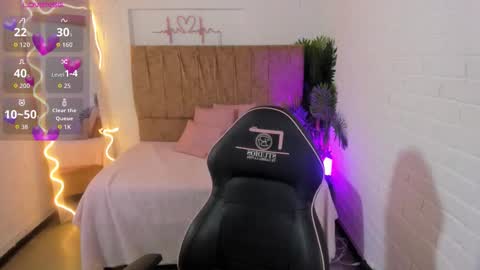 Snapshot of chiara_tay chatting on September 26, 7:18 pm Chiara online show from September 26, 7:18 pm