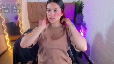 Snapshot of chiara_tay chatting on October 3, 7:33 pm Chiara online show from October 3, 7:33 pm