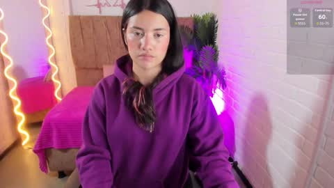 Snapshot of chiara_tay chatting on October 18, 7:03 pm Chiara online show from October 18, 7:03 pm