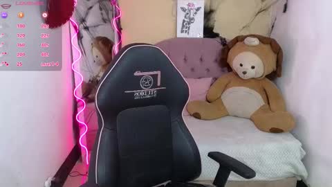 Snapshot of chiara_tay chatting on October 28, 2:59 am Chiara online show from October 28, 2:59 am